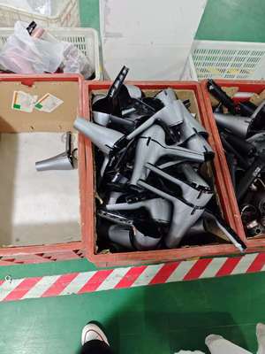 Ceramic Hair Curler with 25mm Barrel 1 Year Warranty and 110-240V Voltage for Smooth Shiny Curls